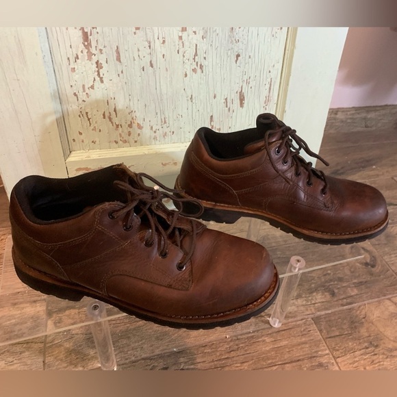 Men’s Carhartt Size 10 brown lace up slip resistant oxfords. Preloved - Picture 2 of 7